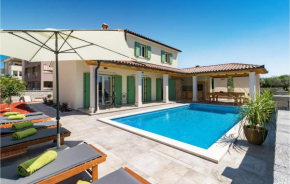 Nice home in Peroj with WiFi, Heated swimming pool and 3 Bedrooms